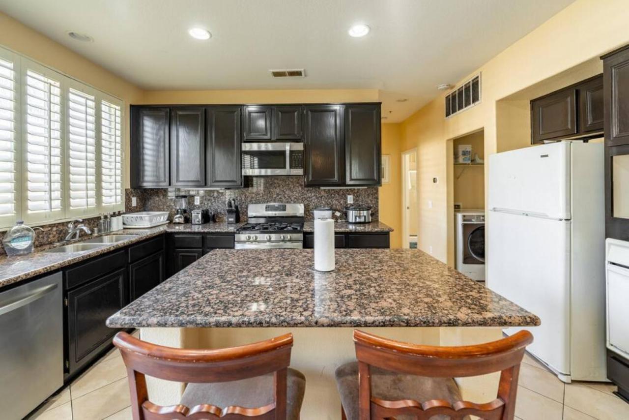 Family-Friendly 4Br Home - Spacious - Great Location 폰타나 외부 사진